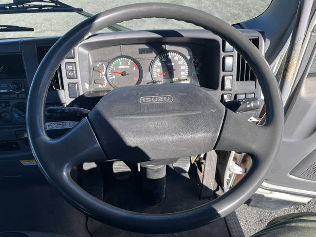 いすゞフォワードコンテナ専用車中型（4t）[写真14]