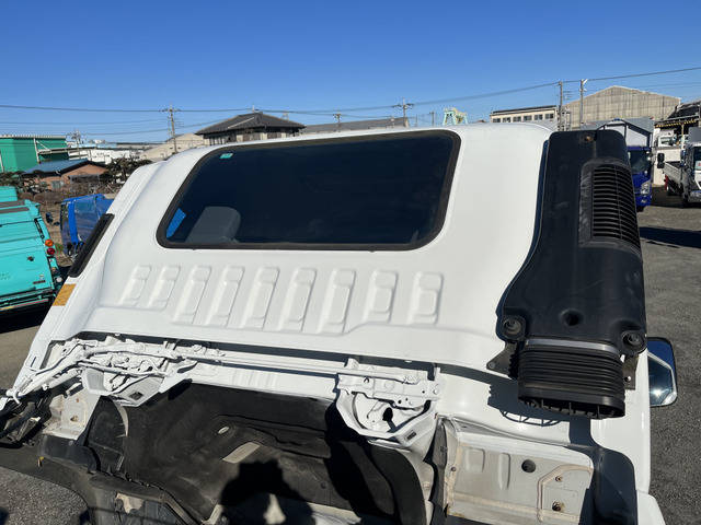 いすゞフォワードコンテナ専用車中型（4t）[写真27]