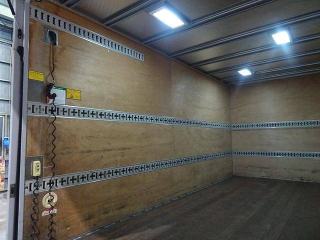 三菱ふそうキャンターアルミバン小型（2t・3t）[写真12]