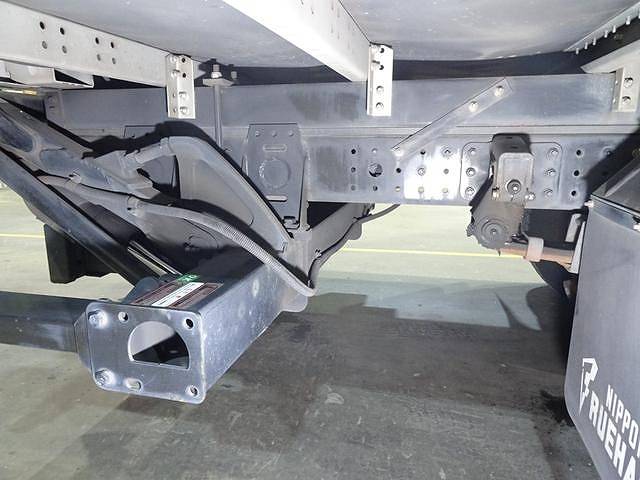 三菱ふそうキャンターアルミバン小型（2t・3t）[写真19]