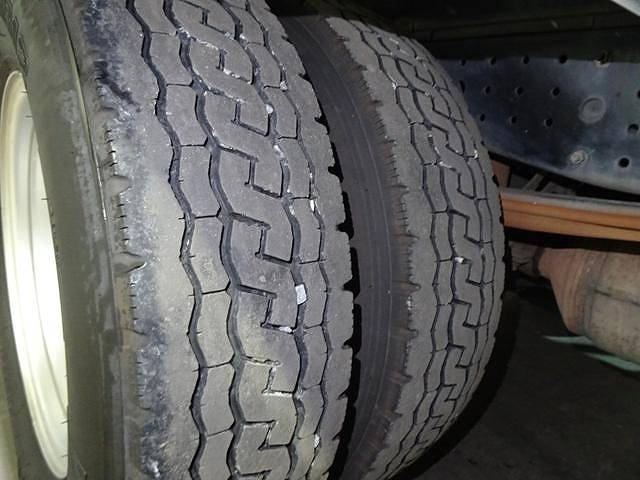 三菱ふそうキャンターアルミバン小型（2t・3t）[写真28]