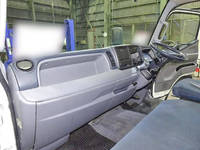 三菱ふそうキャンターアルミバン小型（2t・3t）[写真31]