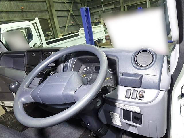 三菱ふそうキャンターアルミバン小型（2t・3t）[写真33]