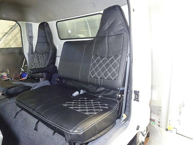 三菱ふそうキャンターアルミバン小型（2t・3t）[写真36]