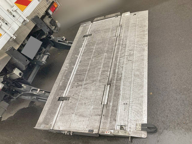 三菱ふそうキャンター冷凍車（冷蔵車）小型（2t・3t）[写真13]