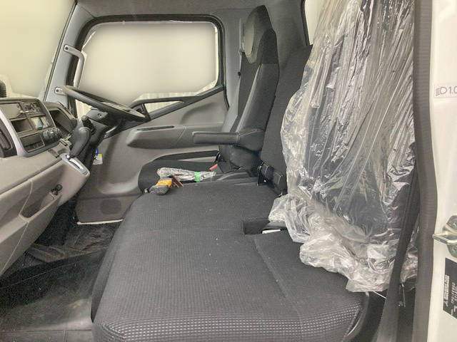 三菱ふそうキャンター冷凍車（冷蔵車）小型（2t・3t）[写真24]