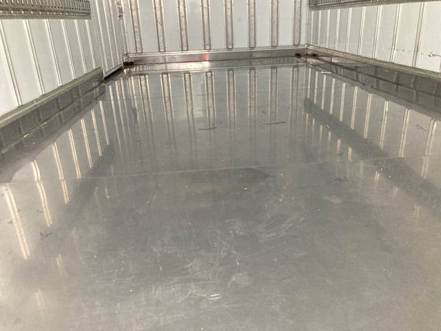 三菱ふそうキャンター冷凍車（冷蔵車）小型（2t・3t）[写真09]