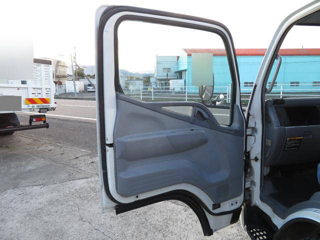 三菱ふそうキャンタークレーン3段小型（2t・3t）[写真27]