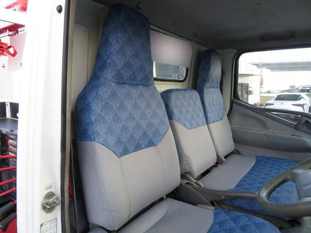 三菱ふそうキャンタークレーン3段小型（2t・3t）[写真08]