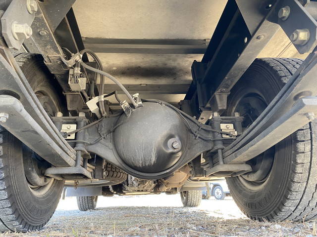 いすゞエルフ冷凍車（冷蔵車）小型（2t・3t）[写真22]