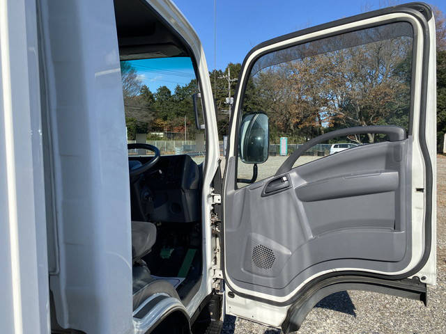 いすゞエルフ冷凍車（冷蔵車）小型（2t・3t）[写真27]