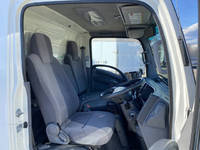 いすゞエルフ冷凍車（冷蔵車）小型（2t・3t）[写真31]