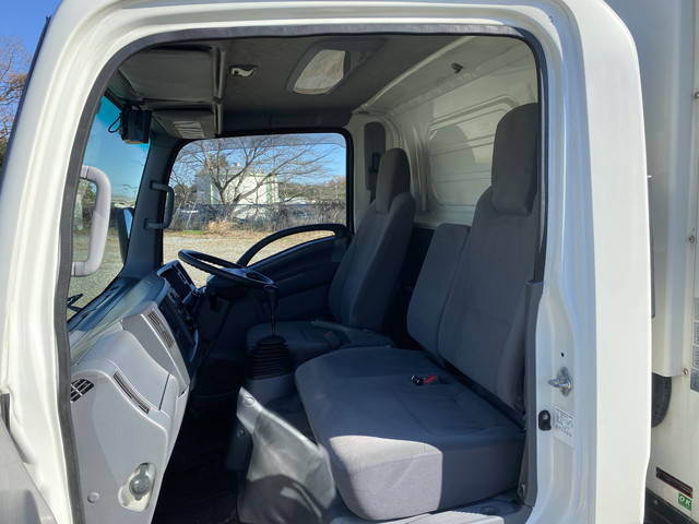 いすゞエルフ冷凍車（冷蔵車）小型（2t・3t）[写真32]