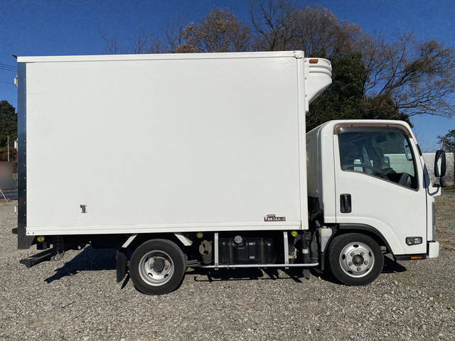 いすゞエルフ冷凍車（冷蔵車）小型（2t・3t）[写真04]