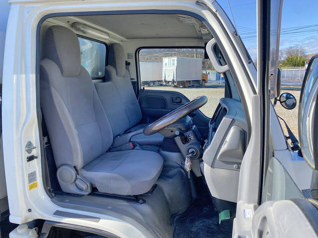 いすゞエルフ冷凍車（冷蔵車）小型（2t・3t）[写真27]