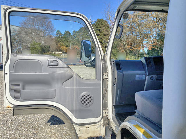 いすゞエルフ冷凍車（冷蔵車）小型（2t・3t）[写真29]