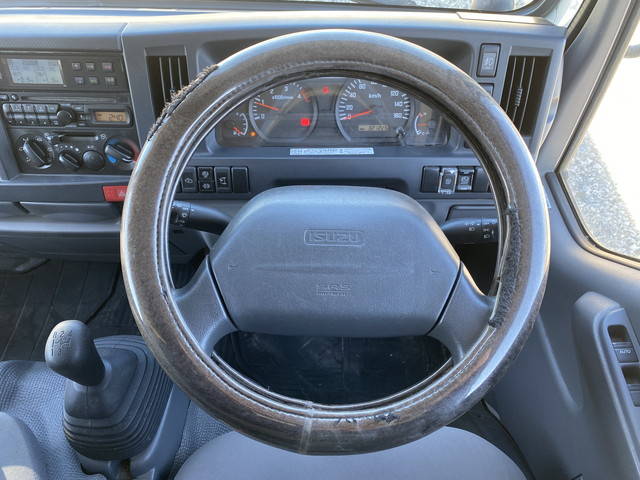 いすゞエルフ冷凍車（冷蔵車）小型（2t・3t）[写真32]