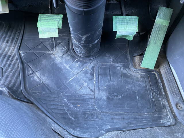 いすゞエルフ冷凍車（冷蔵車）小型（2t・3t）[写真35]