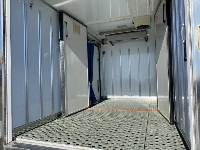 いすゞエルフ冷凍車（冷蔵車）小型（2t・3t）[写真07]