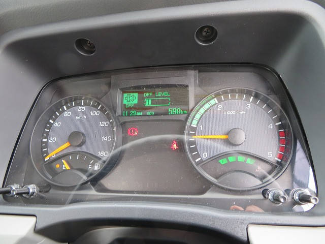 三菱ふそうキャンタークレーン4段小型（2t・3t）[写真12]