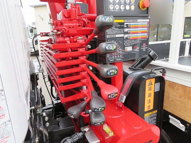 三菱ふそうキャンタークレーン4段小型（2t・3t）[写真29]