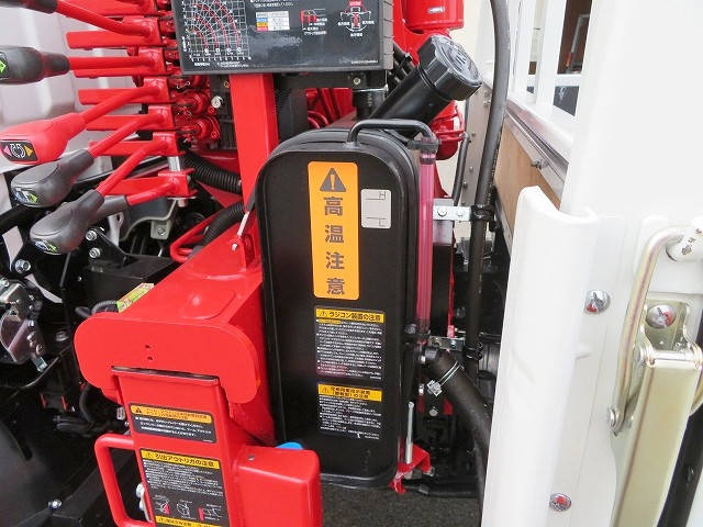 三菱ふそうキャンタークレーン4段小型（2t・3t）[写真33]