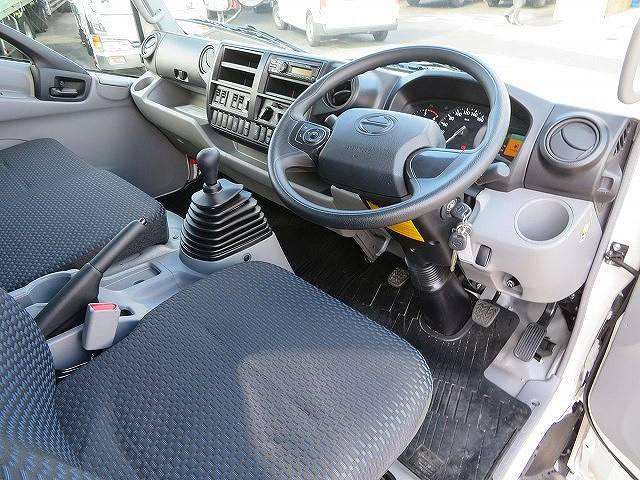 日野デュトロアルミウイング小型（2t・3t）[写真11]