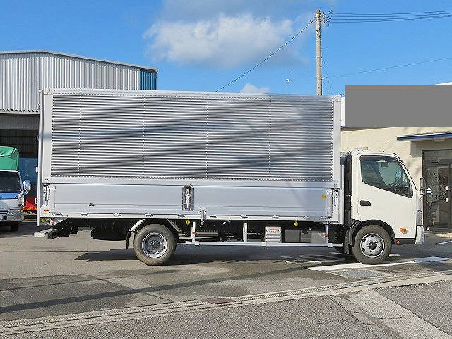 日野デュトロアルミウイング小型（2t・3t）[写真04]