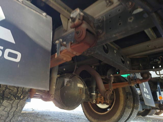 三菱ふそうキャンターアルミバン小型（2t・3t）[写真19]