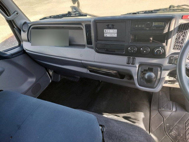 三菱ふそうキャンターアルミバン小型（2t・3t）[写真07]