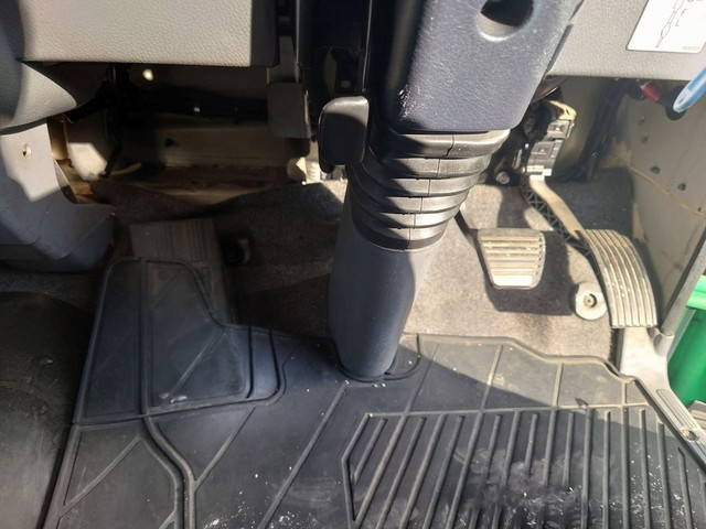 三菱ふそうキャンターアルミバン小型（2t・3t）[写真09]