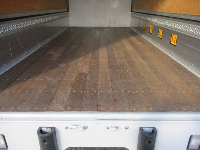 いすゞエルフアルミウイング小型（2t・3t）[写真11]