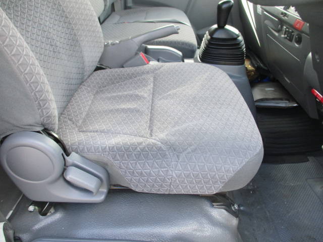 いすゞエルフアルミウイング小型（2t・3t）[写真27]