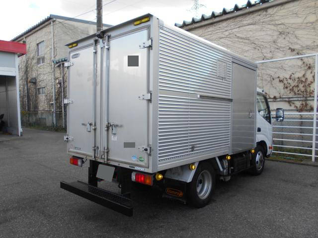 トヨタダイナアルミバン小型（2t・3t）[写真04]