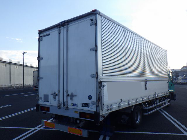 いすゞフォワード冷蔵冷凍ウイング中型（4t）[写真02]