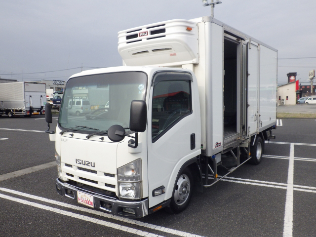 いすゞエルフ冷凍車（冷蔵車）小型（2t・3t）[写真01]