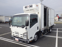 いすゞエルフ冷凍車（冷蔵車）小型（2t・3t）[写真01]