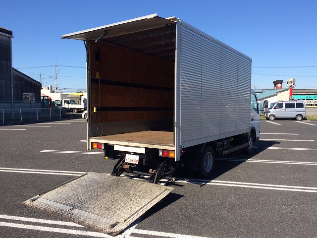 三菱ふそうキャンターアルミバン小型（2t・3t）[写真02]