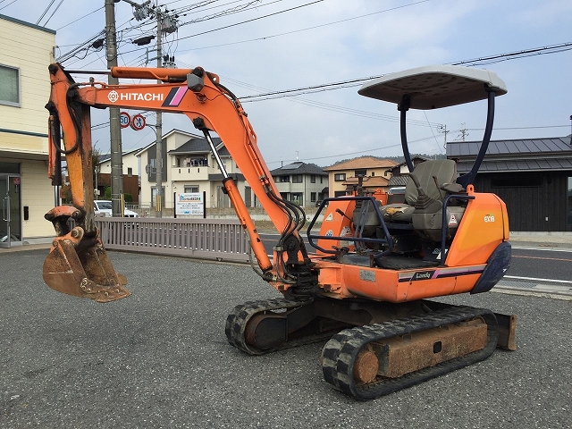 日立ミニユンボ（ミニバックホー）[写真01]