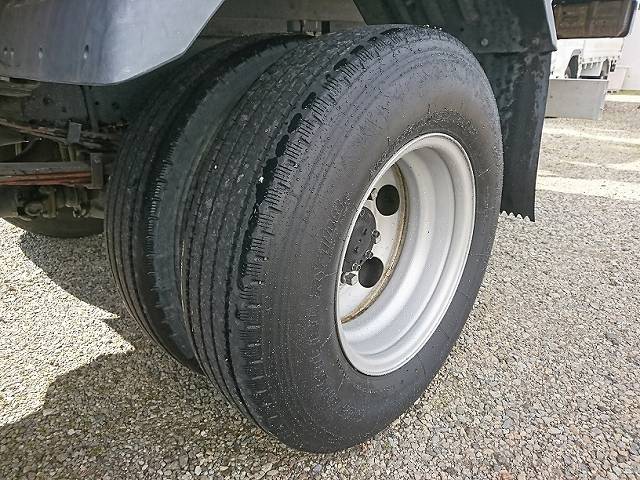 三菱ふそうキャンタークレーン3段小型（2t・3t）[写真11]