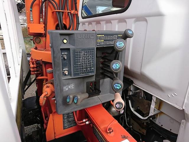 三菱ふそうキャンタークレーン3段小型（2t・3t）[写真23]