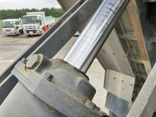 三菱ふそうスーパーグレートダンプ大型（10t）[写真19]