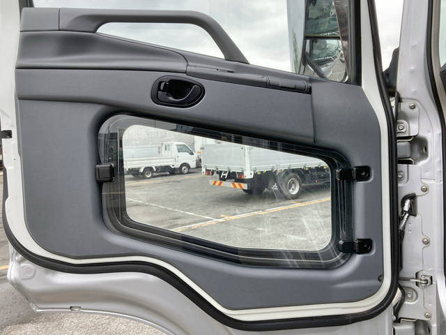 三菱ふそうスーパーグレートダンプ大型（10t）[写真29]