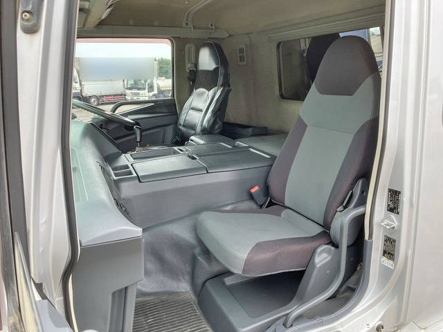 三菱ふそうスーパーグレートダンプ大型（10t）[写真32]