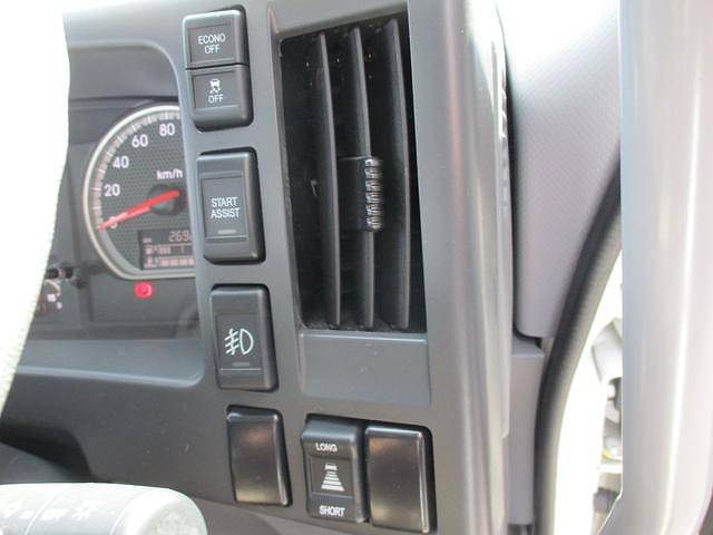 いすゞフォワード平ボディ中型（4t）[写真16]