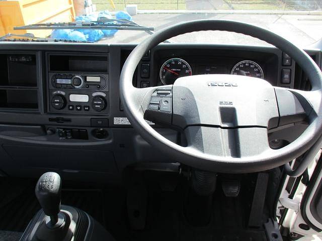 いすゞフォワード平ボディ中型（4t）[写真09]