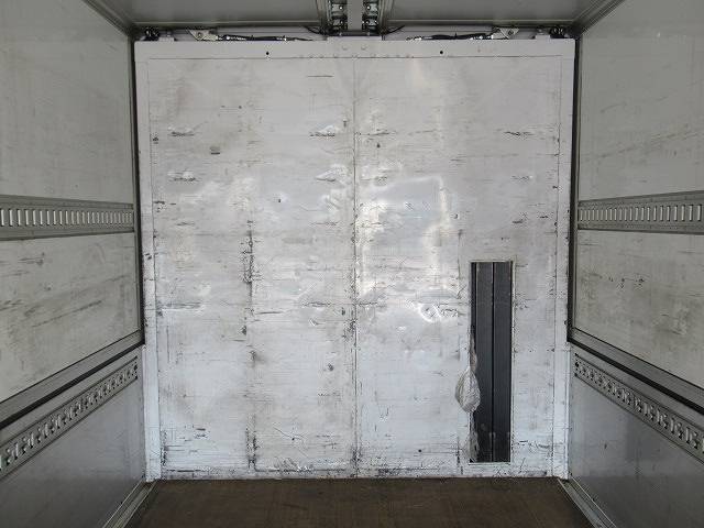 三菱ふそうスーパーグレートアルミウイング大型（10t）[写真11]