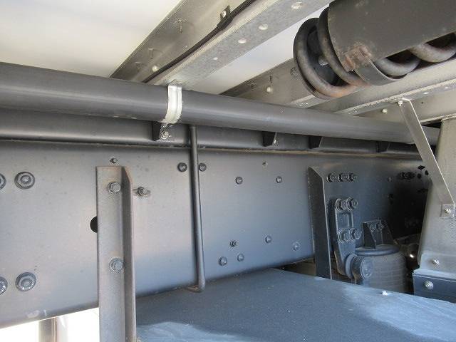 三菱ふそうスーパーグレートアルミウイング大型（10t）[写真15]