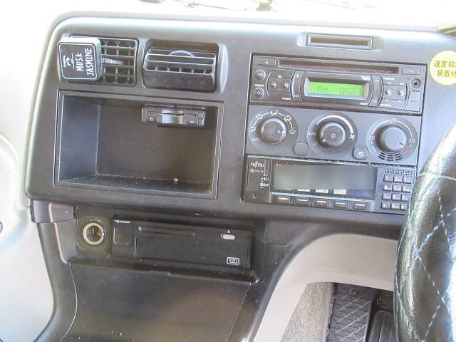 三菱ふそうスーパーグレートアルミウイング大型（10t）[写真23]