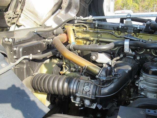 三菱ふそうスーパーグレートアルミウイング大型（10t）[写真30]